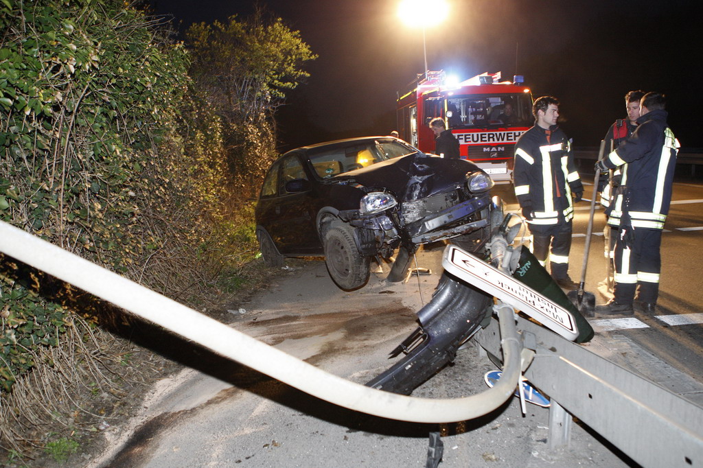 VU Koeln Militaerringstr nach VU zu Fuss gefluechtet P08.jpg